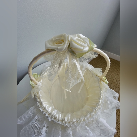 Set of 2 Flower Girl Baskets - Picture 9 of 16